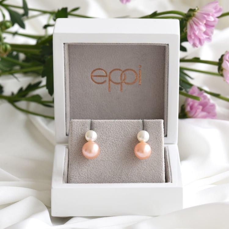 Stříbrné náušnice s bílými a broskvovými perlami 83237