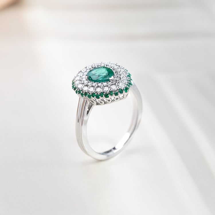 Zlatý prsten plný smaragdů a diamantů Sazes 152253