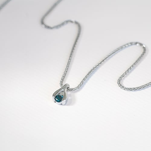 Platinový set minimalistických šperků s modrými diamanty Hinto
