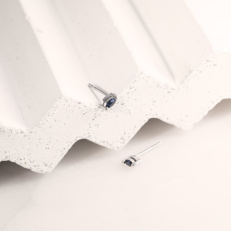 Minimalistické náušnice s modrými safíry Daina 121569