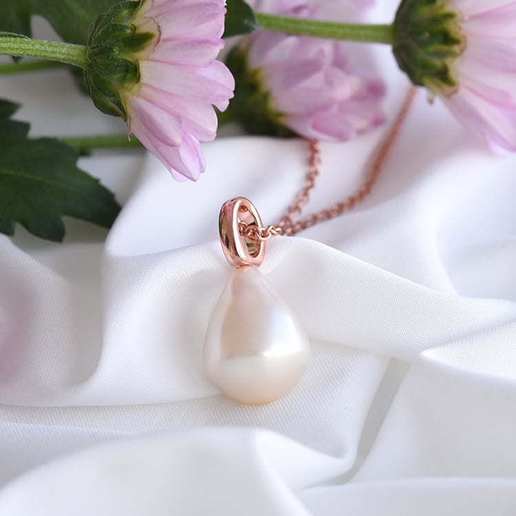 Perlový přívěsek ze stříbra 83595