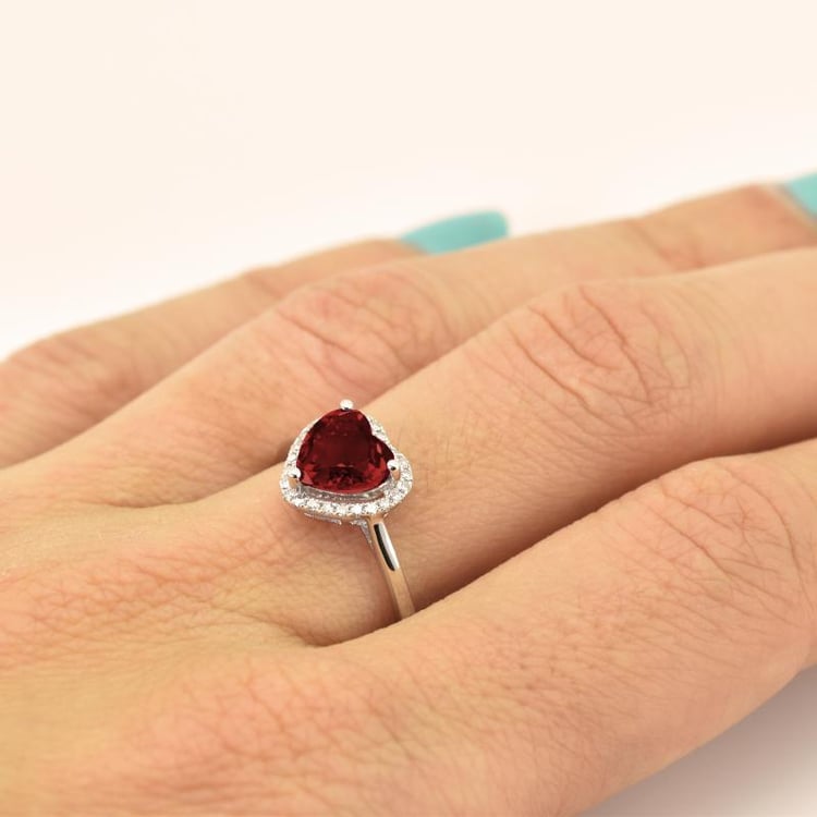 Prsten s granátem 16727