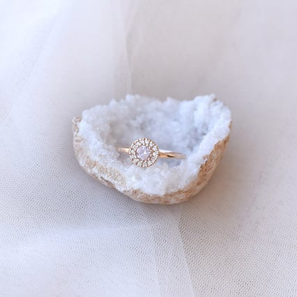 Zlatý zásnubní prsten s morganitem a diamanty Tafne