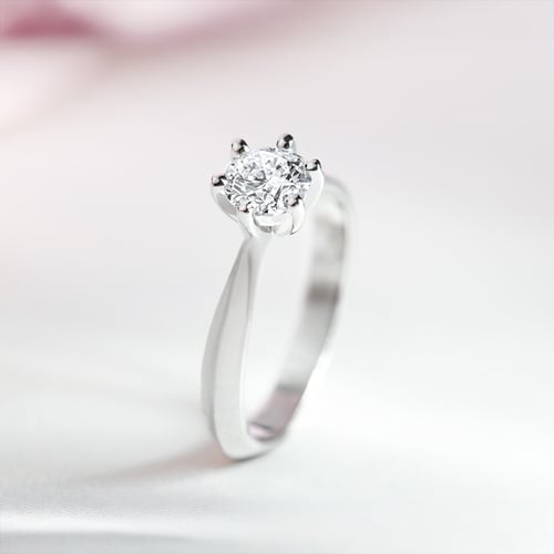 Zásnubní prsten s 0.3ct IGI certifikovaným diamantem Iravan