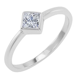 Zlatý prsten s princess diamantem Luale