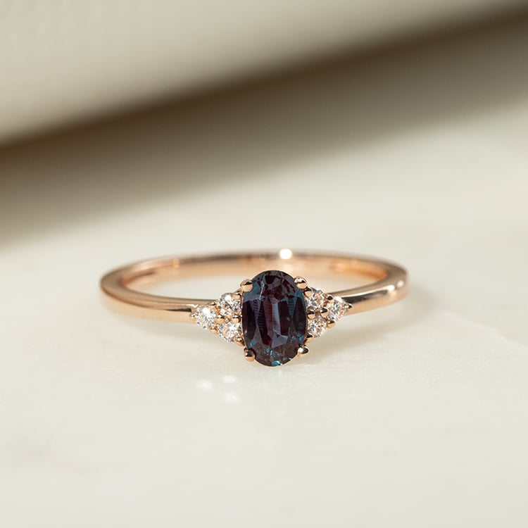 Zásnubní prsten s alexandritem a diamanty Sheldo 134016