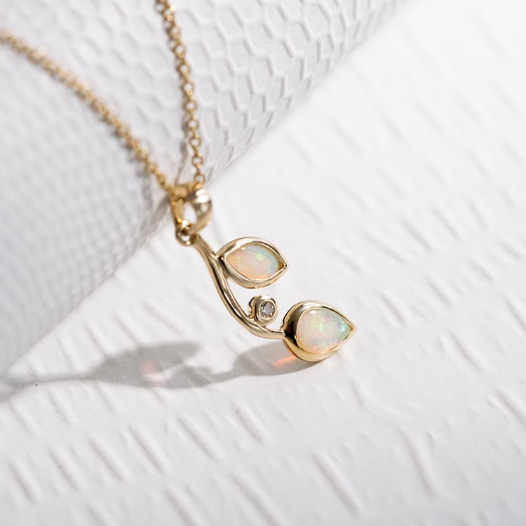 Opálový set šperků ve tvaru lístků s diamanty Petal 147007