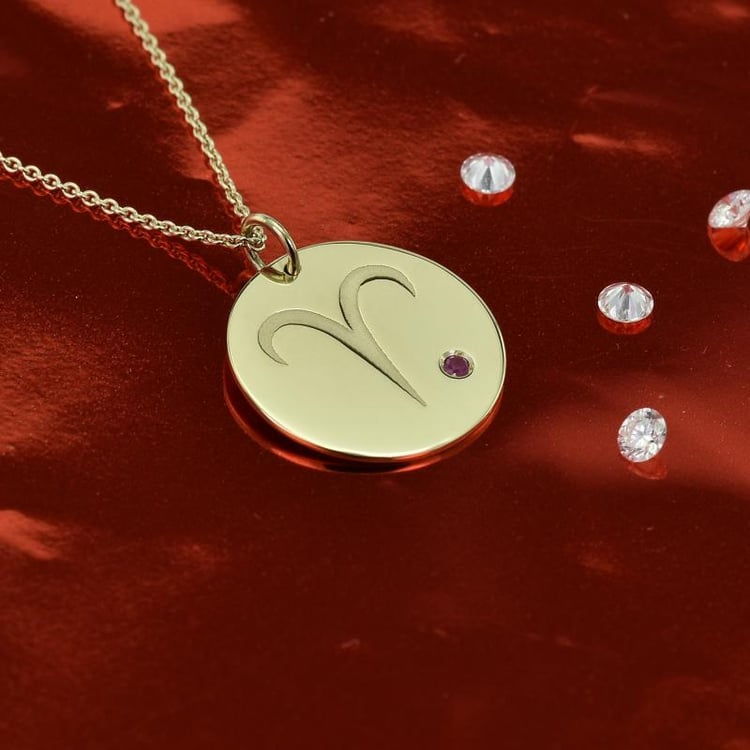 Stříbrný přívěsek se znamením a rubínem Beran 103388