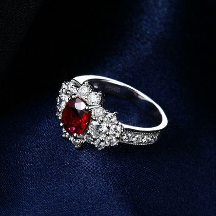 Diamanty ve zlatě s rubínem 2489