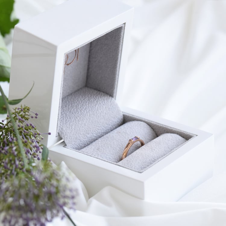 prsten s ametystem z růžového zlata 82390