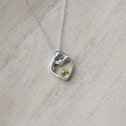 Přívěsek matka a dítě s olivínem a diamantem Ella