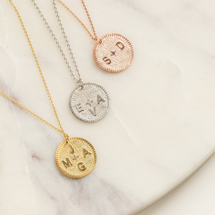 Stříbrný personalizovaný přívěsek s drahokamem a písmenem Larry 137633