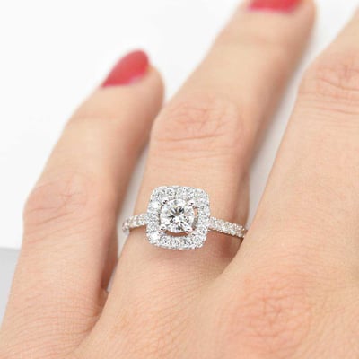 Diamantový zásnubní prsten 