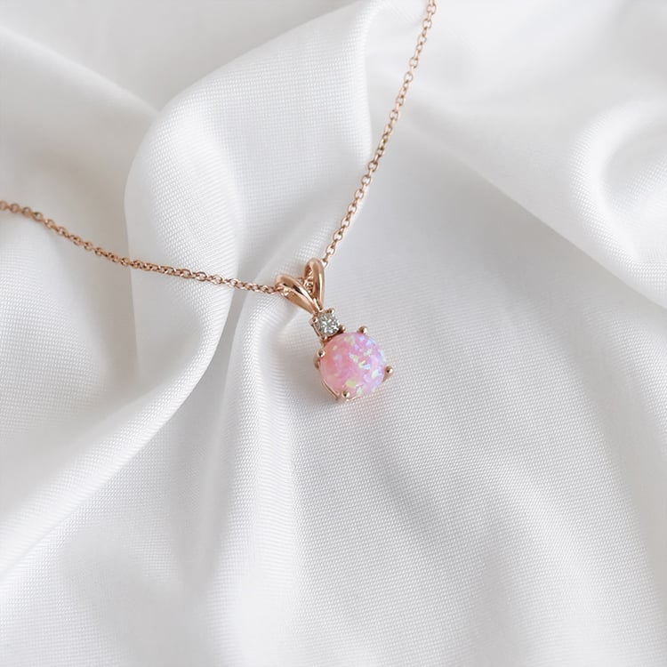 Přívěsek s růžovým opálem a diamantem 93692