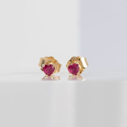 Náušnice s rubínovými srdíčky Eveleen