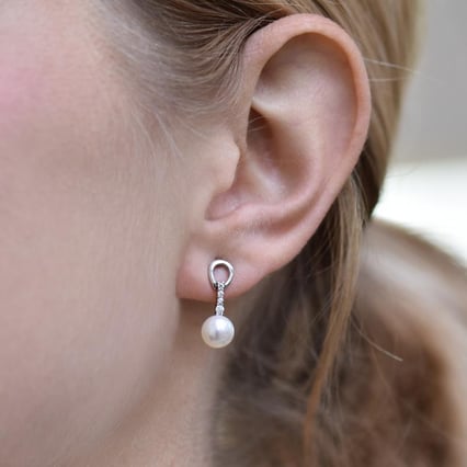 Elegantní perlové náušnice ze stříbra Drewia
