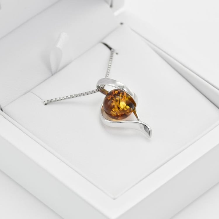 Stříbrný elegantní náhrdelník 18603