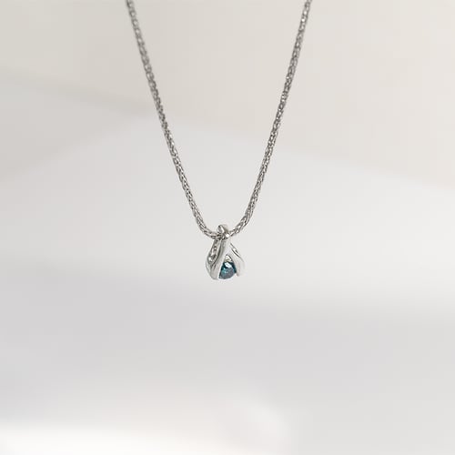 Platinový přívěsek s modrým diamantem Tilda