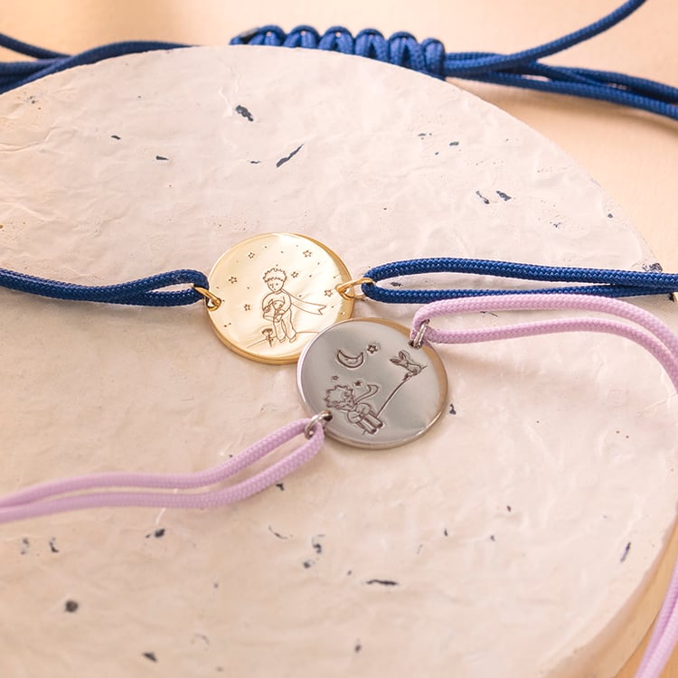 Stříbrný provázkový náramek Malý princ s růží a gravírem 121153