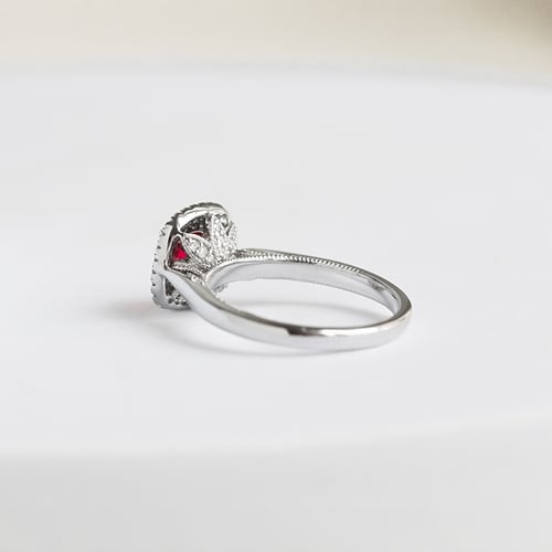 Luxusní zlatý prsten se spinelem a diamanty Charmaine