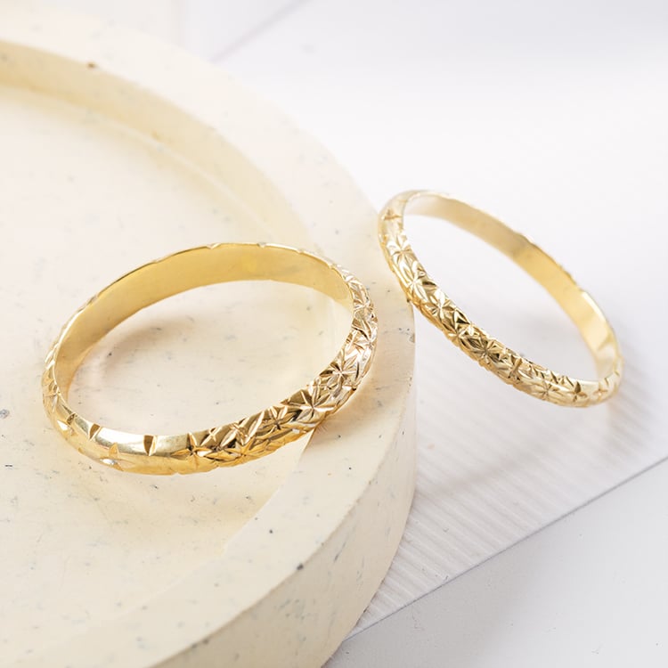 Snubní prsteny s ruční rytinou hvězd Alix 121576