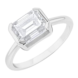 Zásnubní prsten s half-bezel emerald diamantem Pompeia