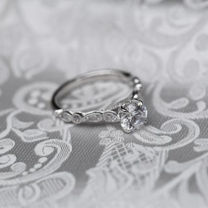 Vintage zásnubní prsten s lab-grown diamanty Noelani