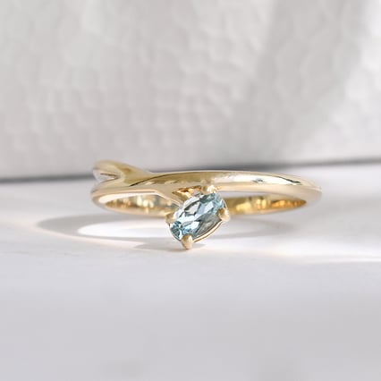 Prsten s oválným akvamarínem Emeli