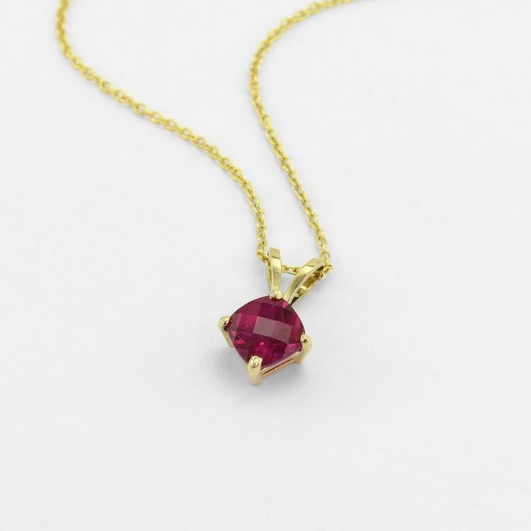 Náhrdelník s rubínem ze žlutého zlata 47449
