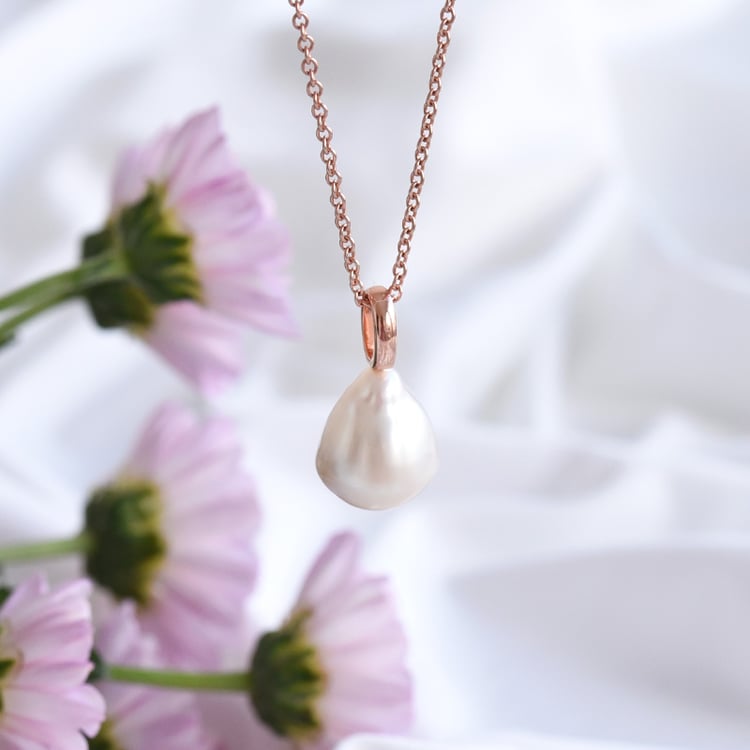 Pozlacený perlový přívěsek 83596