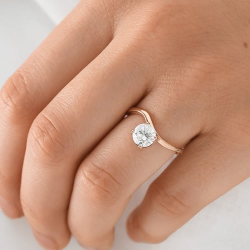 Zásnubní prsten s diamantem Lyra