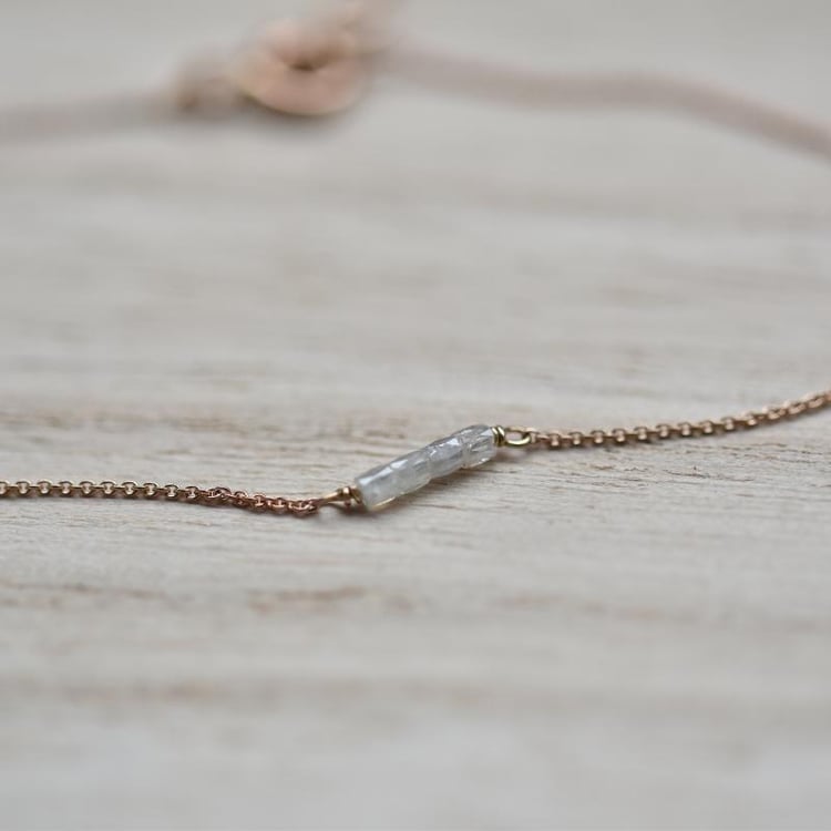 Raw diamanty v náramku 43686