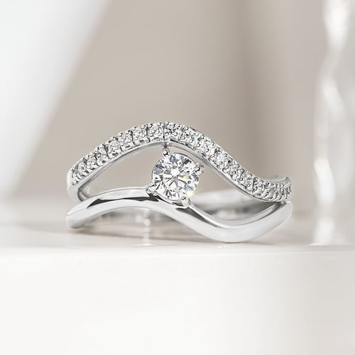 Romantický zásnubní set atypických prstýnků s diamanty Maryna