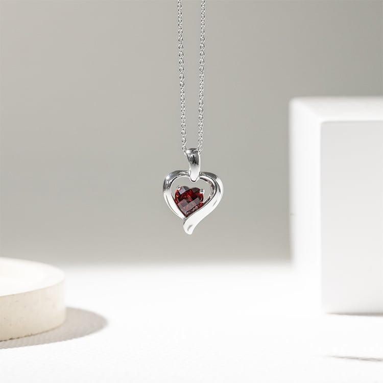 Granátové srdíčko ve stříbrném srdci Lovelyn 130619