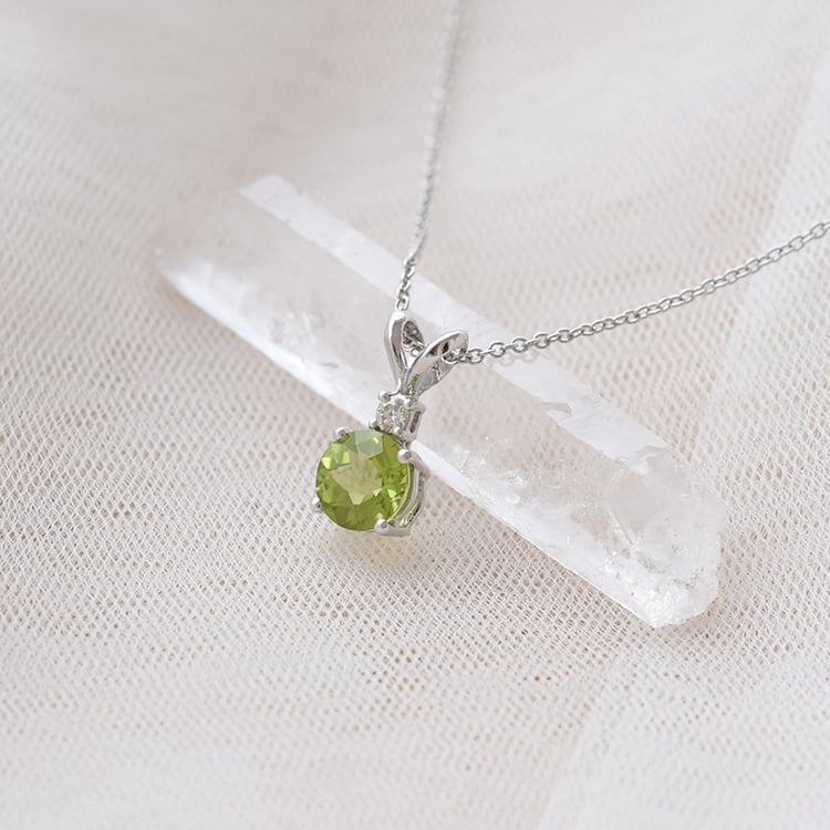 Olivínový prívesok 69139