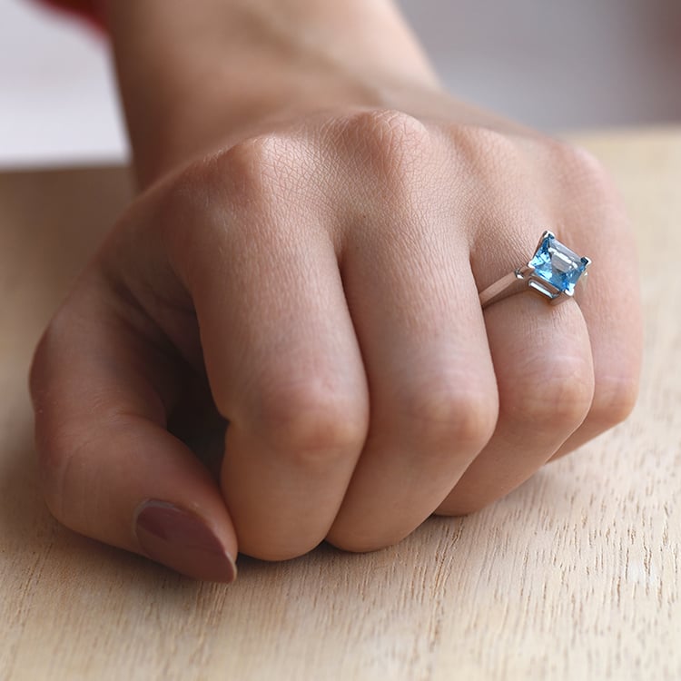 Stříbrný prsten s princess švýcarským topazem 63587