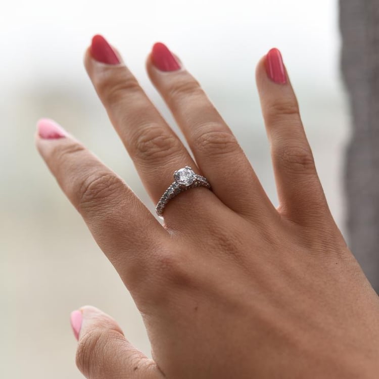 Zásnubní prsten s diamanty z bílého zlata 48044