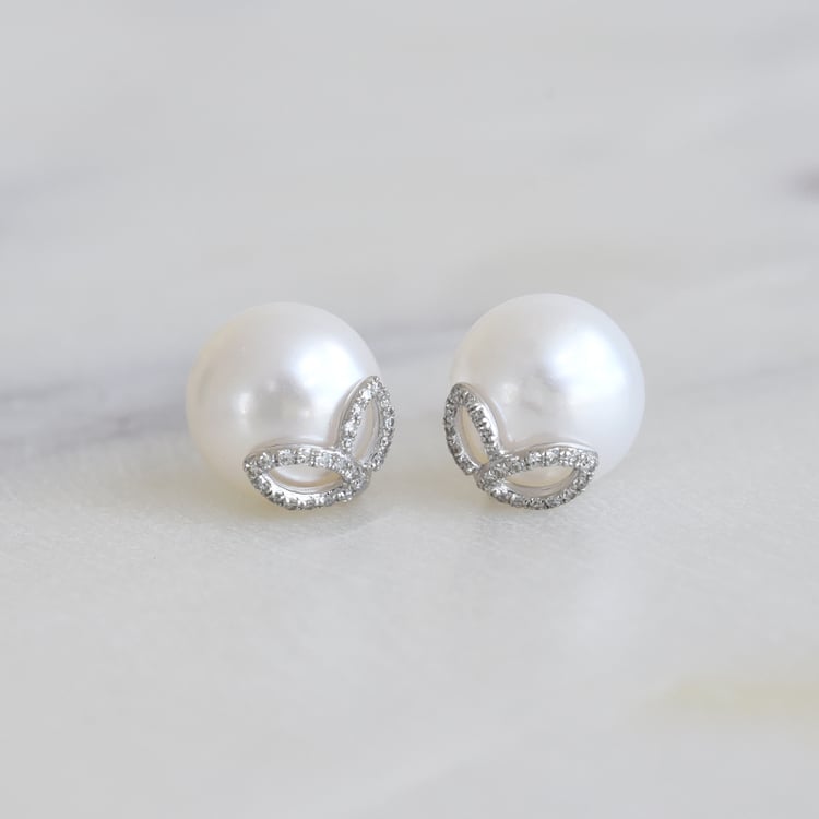 Perlové náušnice s diamantovými lístky 86913