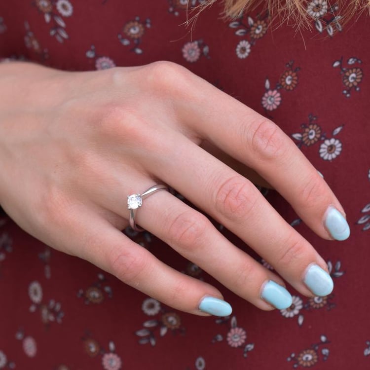 Zlatý zásnubní prsten 22250