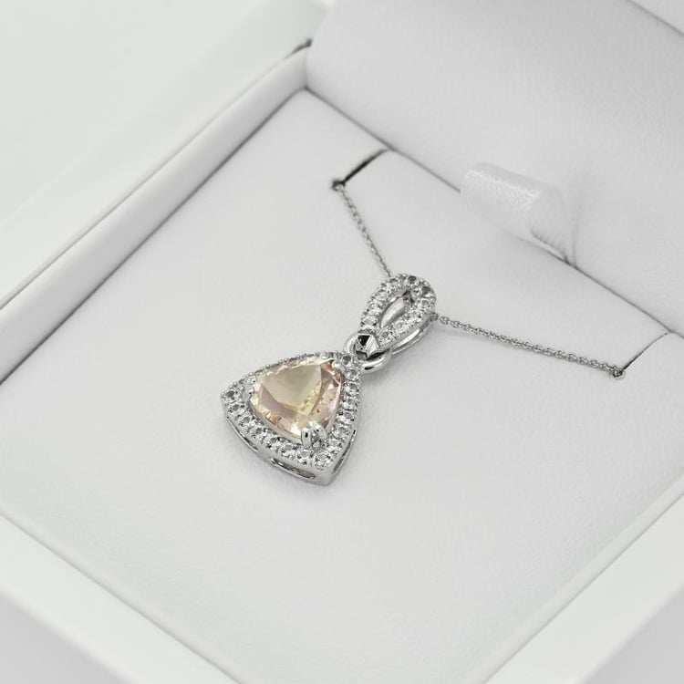 Morganitový náhrdelník 32927