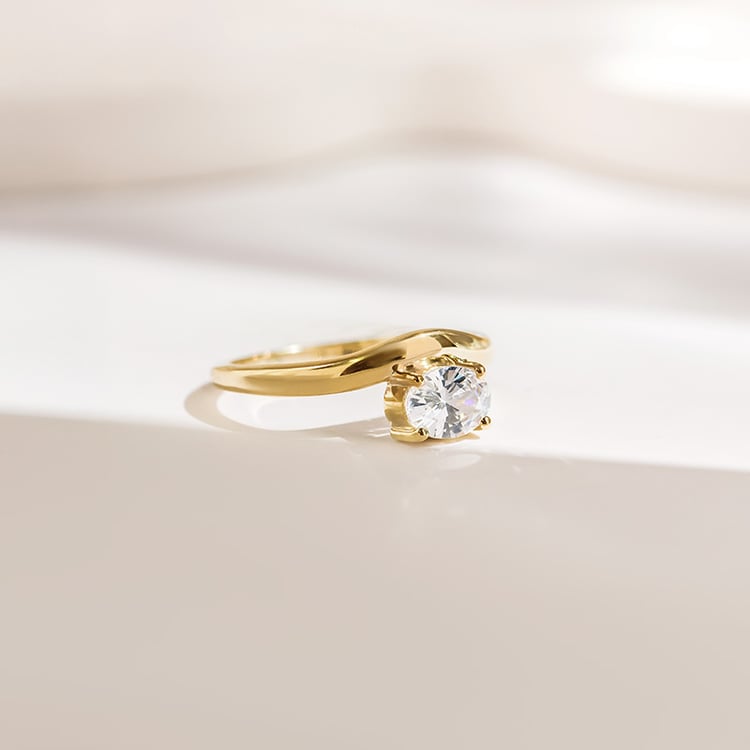 Atypický zásnubní prsten 155413