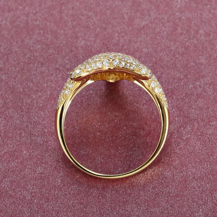 Zlatý prsten posázený diamanty 5053