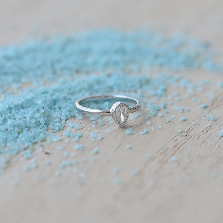 Zlatý prsten s diamantem 62673