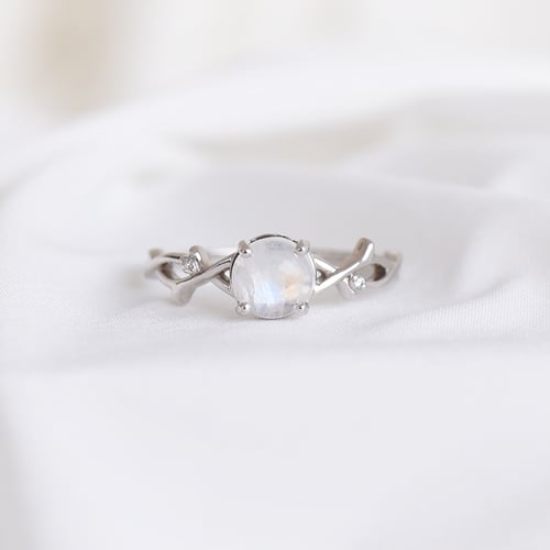 Romantický prsten s měsíčním kamenem a diamanty Makena