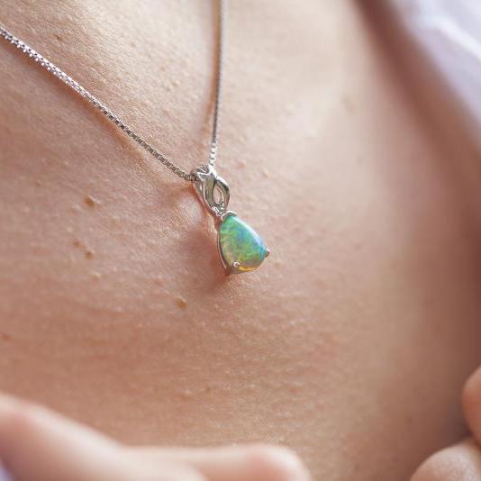 Zelený opálový náhrdelník 14700