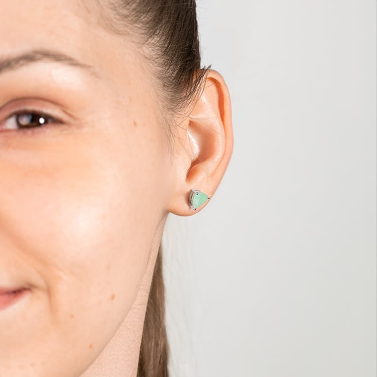 Jemné náušnice ze stříbra se smaragdy Nellie 151527