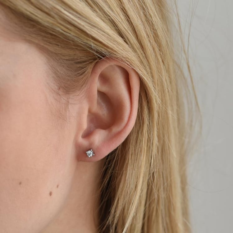 Minimalistické bezel náušnice s moissanity Ammanda 105136