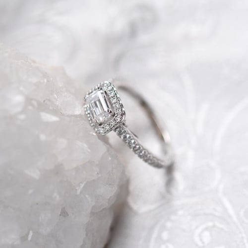 Zásnubní prsten s emerald diamantem Farida