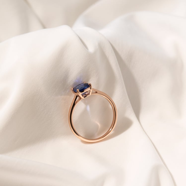 Zlatý prsten s cushion tanzanitem Darion 102099