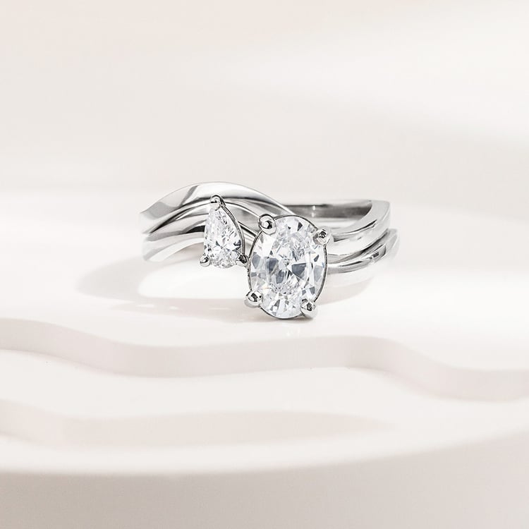 Romantický zásnubní set atypických prstýnků s diamanty Flora 156820